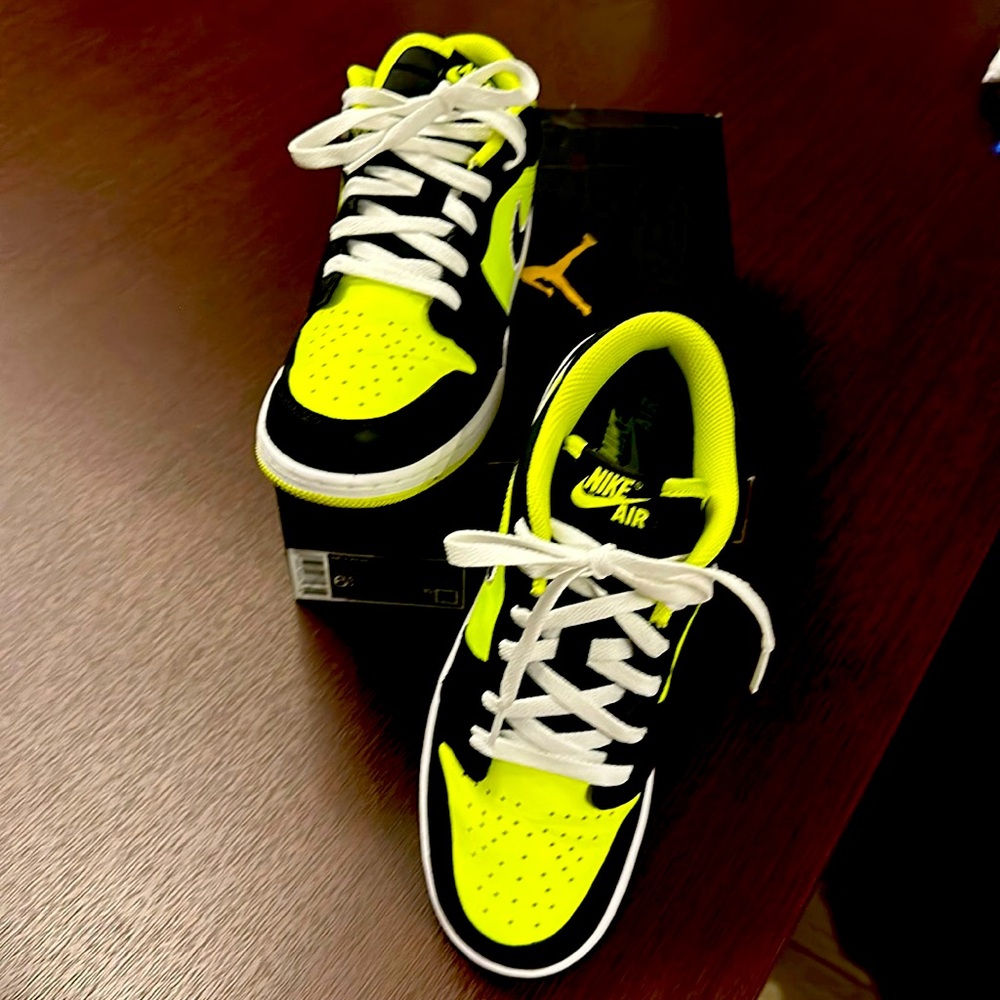 Jordan Low Neon Green and Black. Worn once with box. Sz 7.5-8W. Y Sz 6.5
